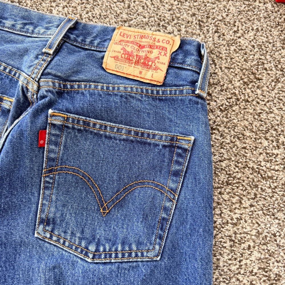 VTG Y2K Levi's 501 Size 27x32 Medium Wash Blue Denim Classic Western Button Fly